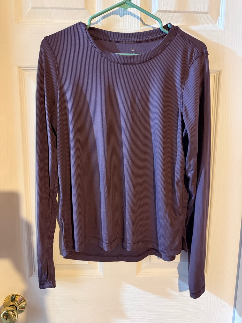 Women’s Long Sleeve Ribbed Tee in Plum